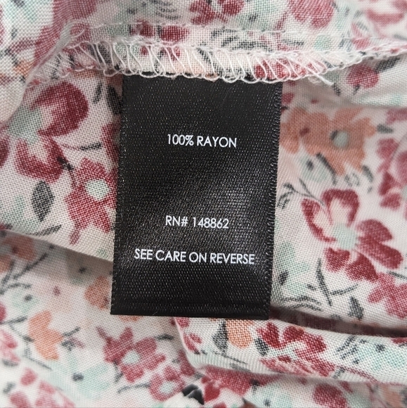 NWT Torrid Floral Challis Stitch Detail Thank Top V-Neck Sleeveless Flowy Fit 6X - Picture 8 of 9